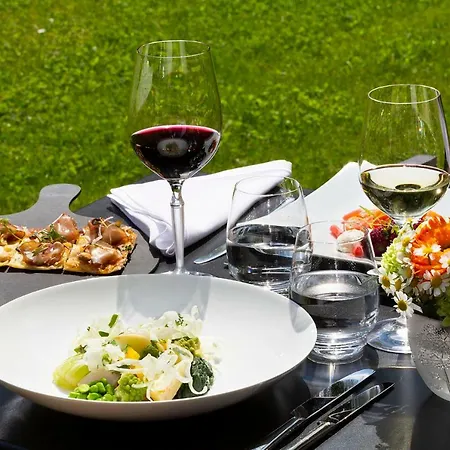 فندق Chateau Hochberg, & Restaurant 4*